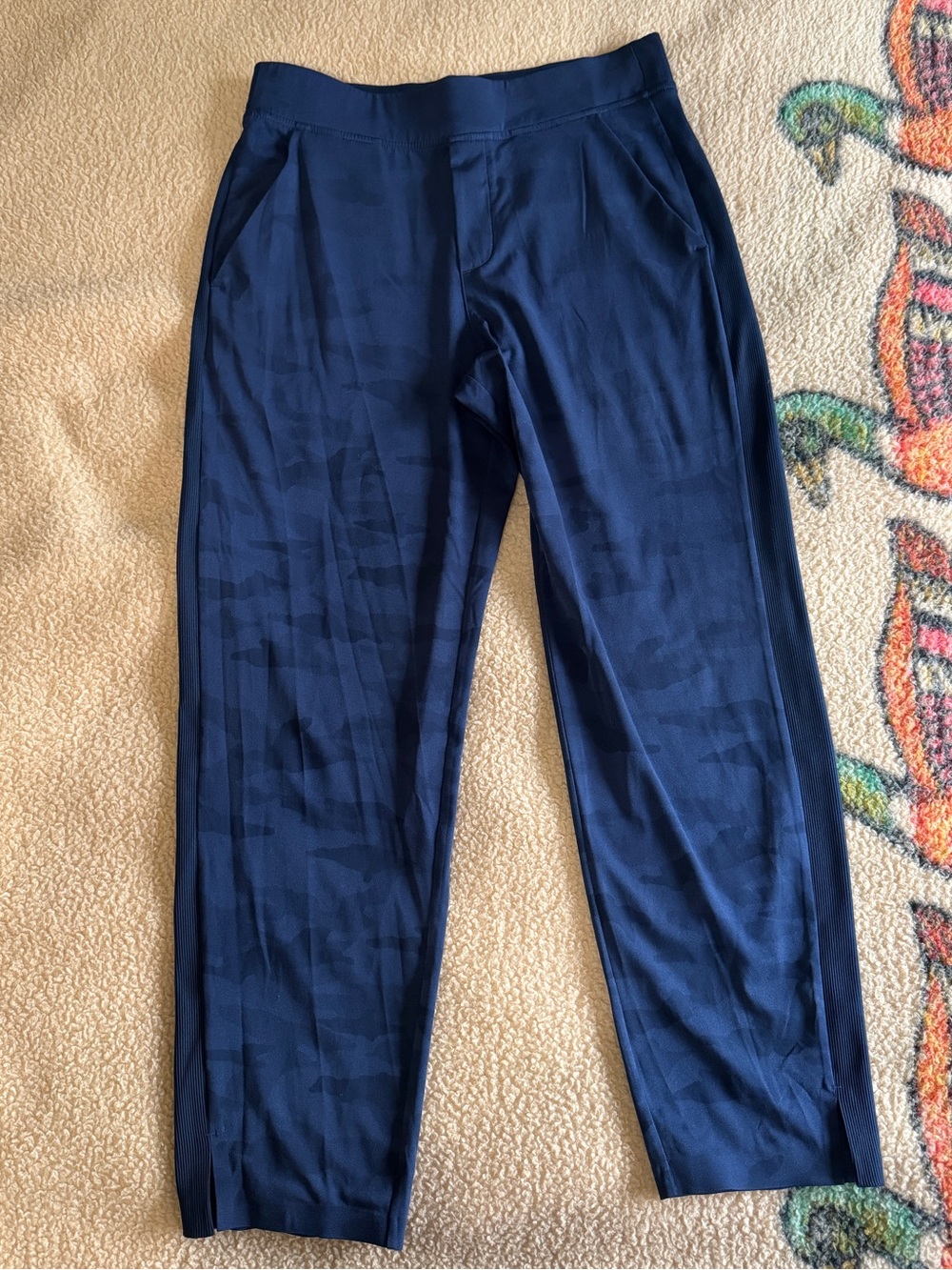 athleta brooklyn ankle camo pant - size 10